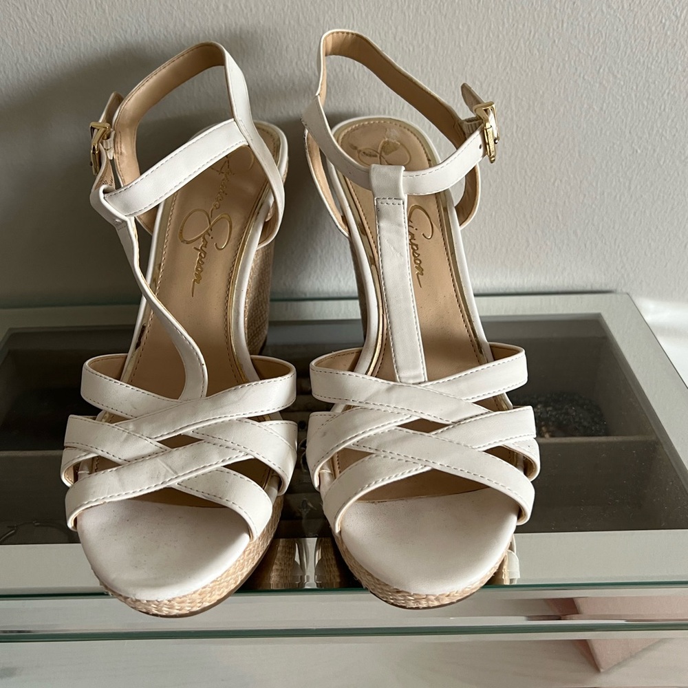 White Wedges